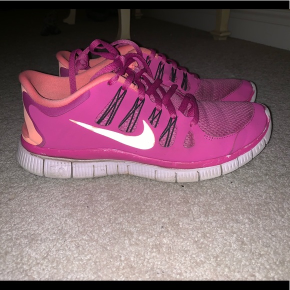 Nike Shoes - Nike free runs 5.0